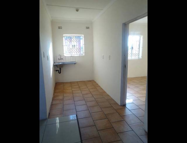 2 BEDROOM DUPLEX TO LET IN CROFTDENE